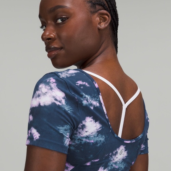 Lululemon || Align T-Shirt || Circulate Tie Dye Mineral Blue Multi || 14 || NWT - Picture 2 of 3